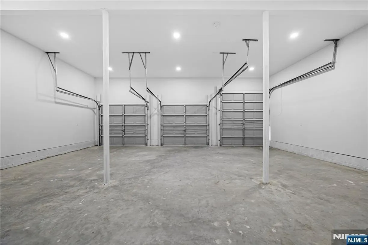Jersey City/Hoboken Real Estate | View 357 Clinton, 4 | Listing