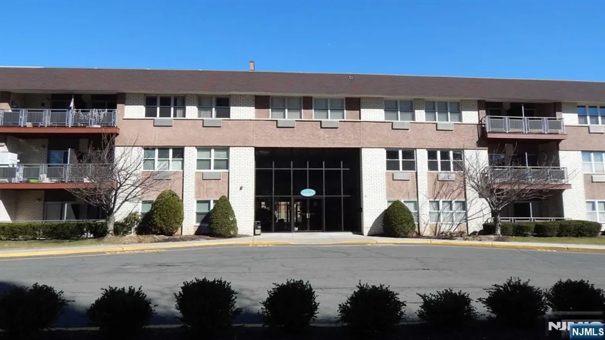 Bergen County Real Estate | View 1111 River, A-16 | 2 Beds, 1 Bath
