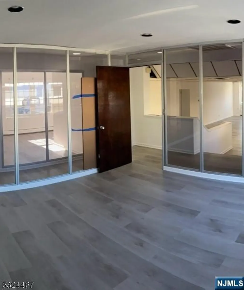 Jersey City/Hoboken Real Estate | View 477 Chestnut | Listing