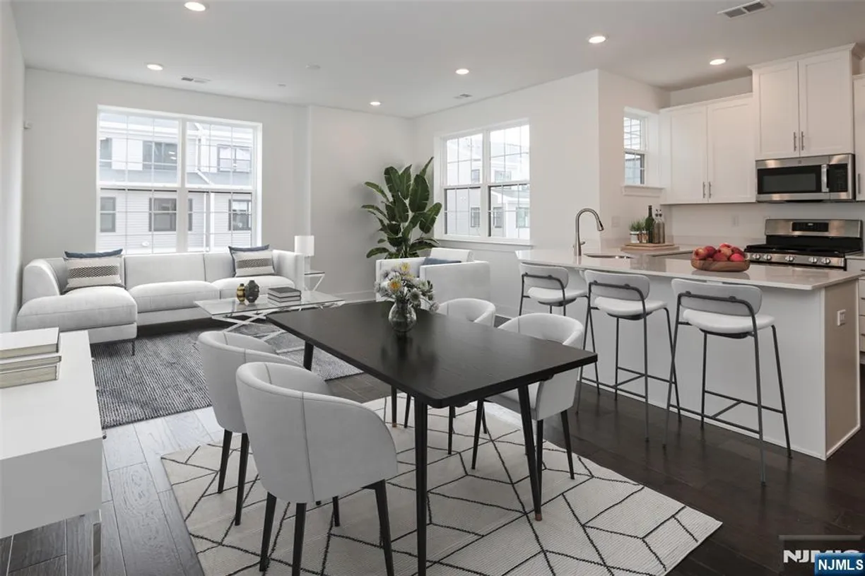Jersey City/Hoboken Real Estate | View 8 Harvest | Listing