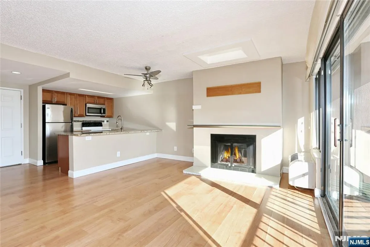 Bergen County Real Estate | View 55 Clinton, 67 | 1 Bed, 1 Bath