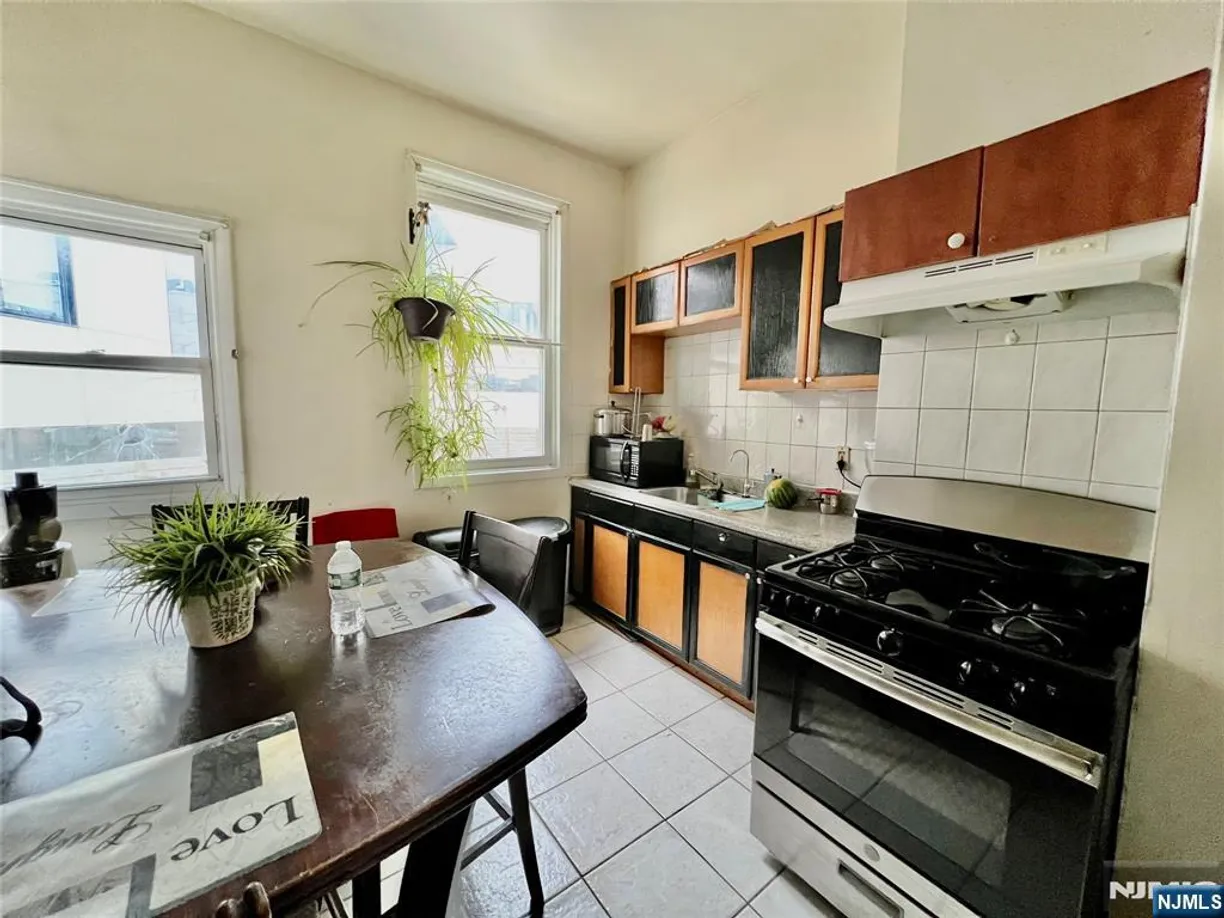 Jersey City/Hoboken Real Estate | View 2808 Palisade | Listing