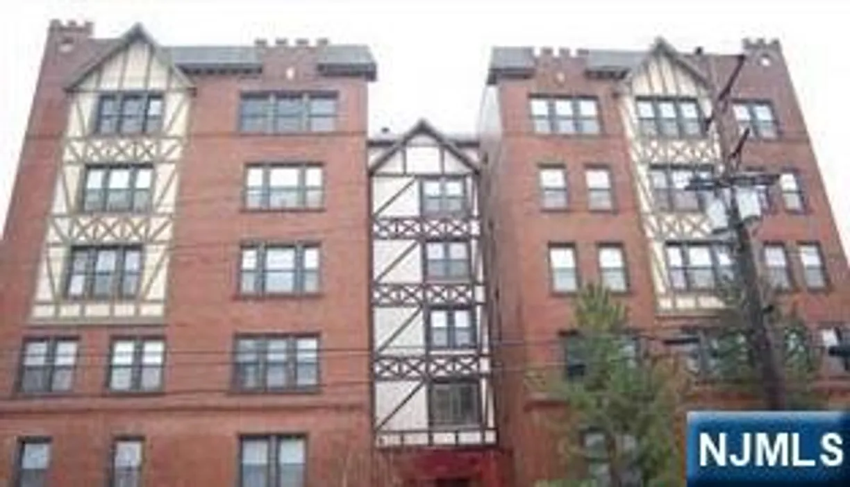 Bergen County Real Estate | View 109 Grand, 1C | 1 Bed, 1 Bath