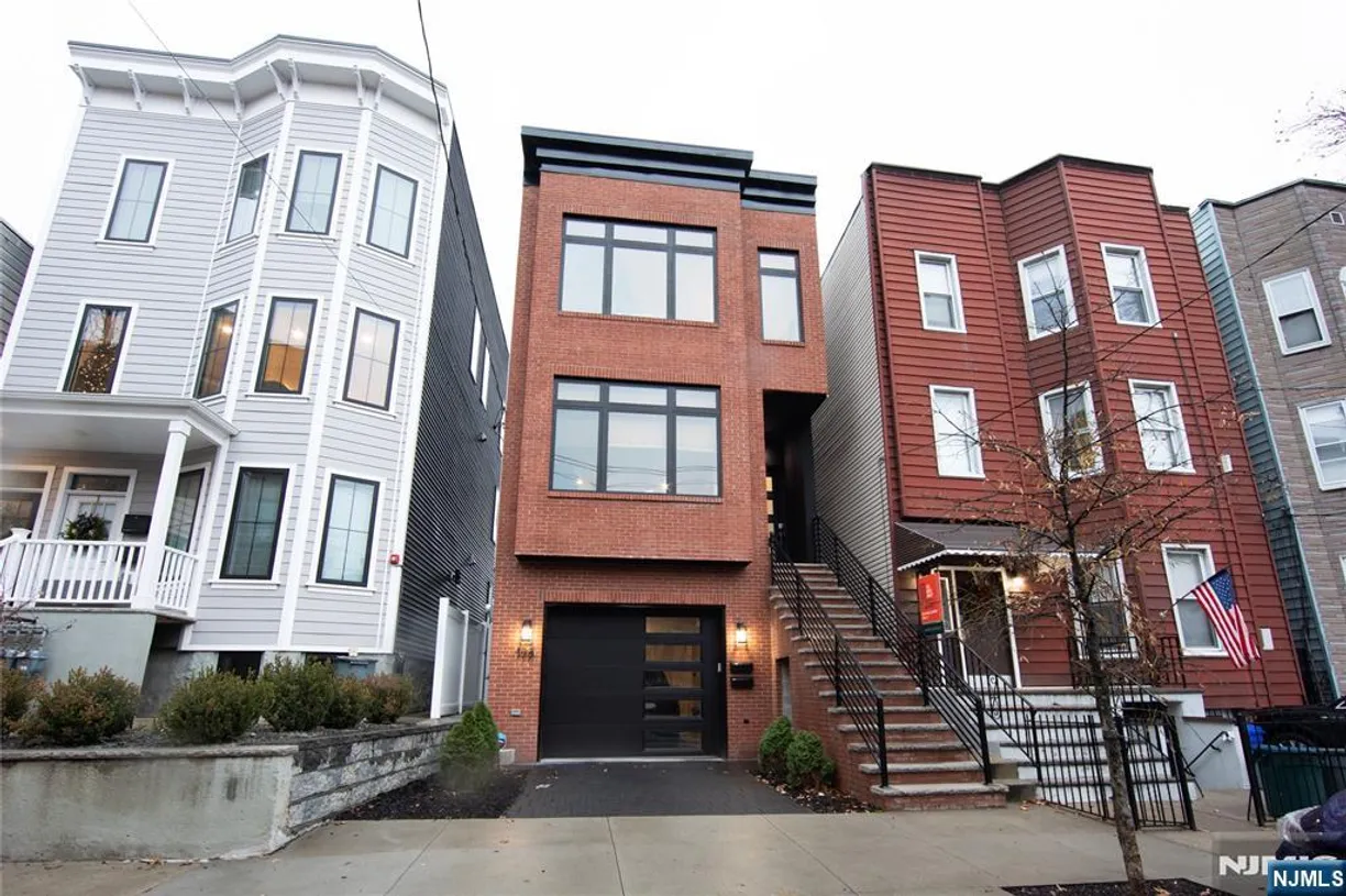 Jersey City/Hoboken Real Estate | View 198 Sherman, 2 | 3 Beds, 2 Baths