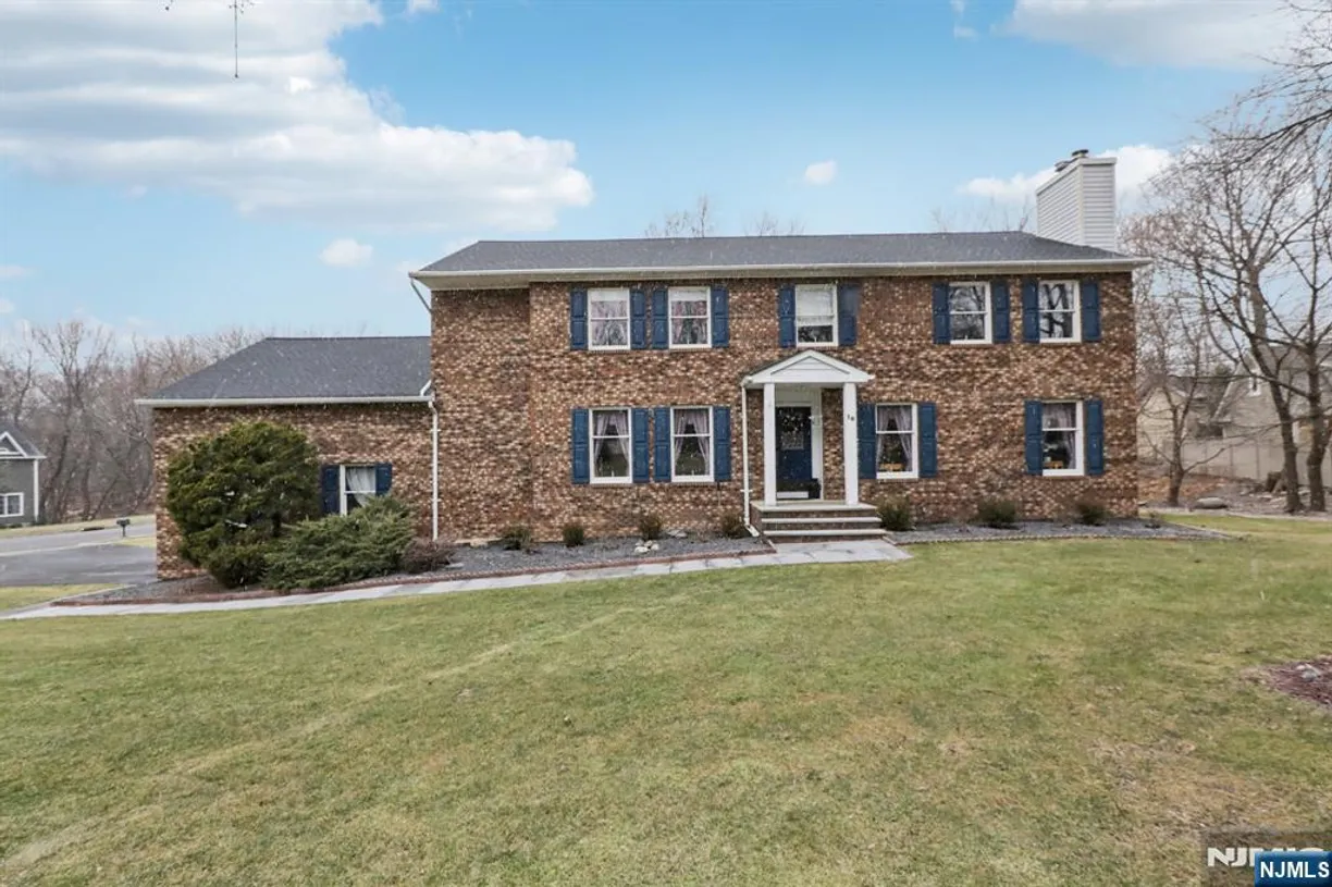 Jersey City/Hoboken Real Estate | View 18 Lisa | 5 Beds, 3 Baths