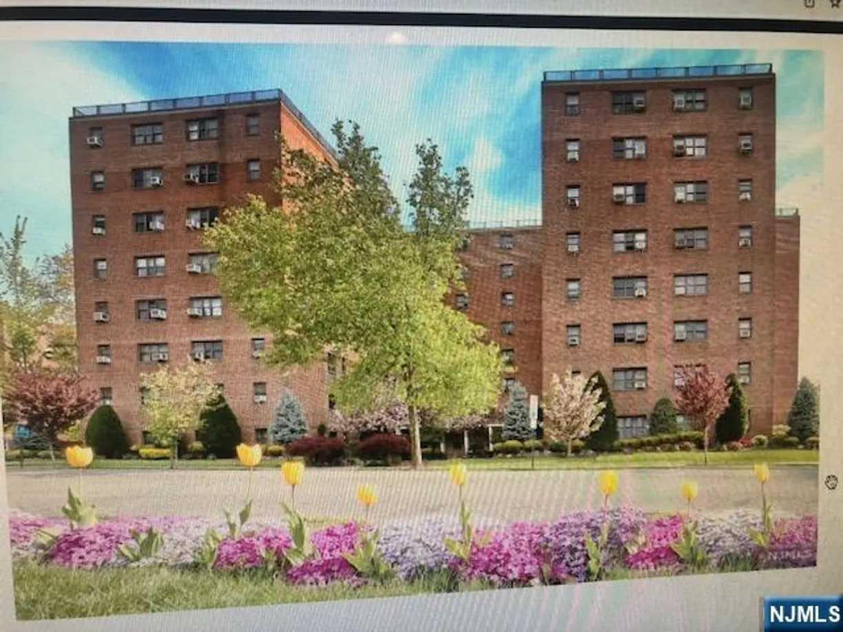 Bergen County Real Estate | View 208 Anderson, 2NB | 2 Beds, 1 Bath