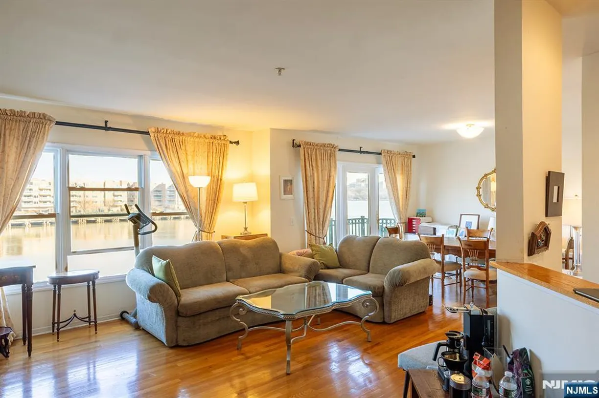 Bergen County Real Estate | View 249 The Promenade | 2 Beds, 2 Baths
