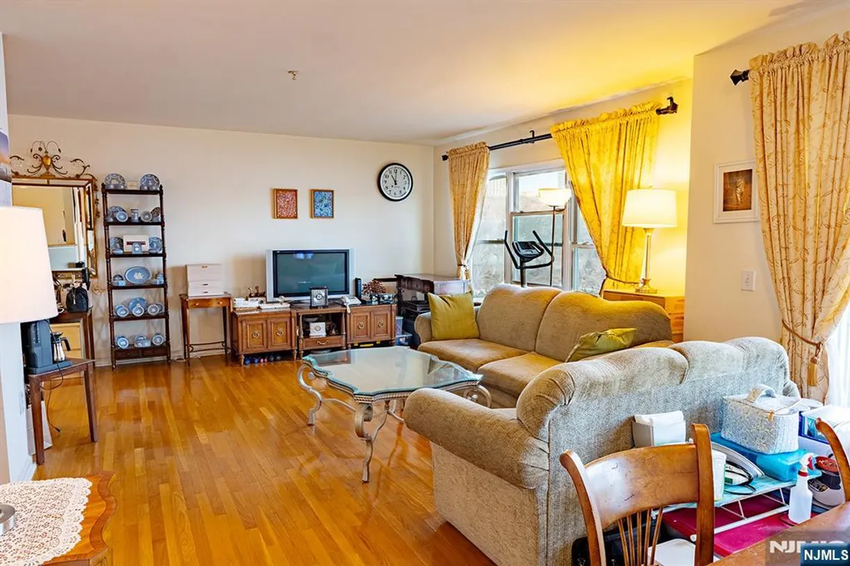 Bergen County Real Estate | View 249 The Promenade | Listing