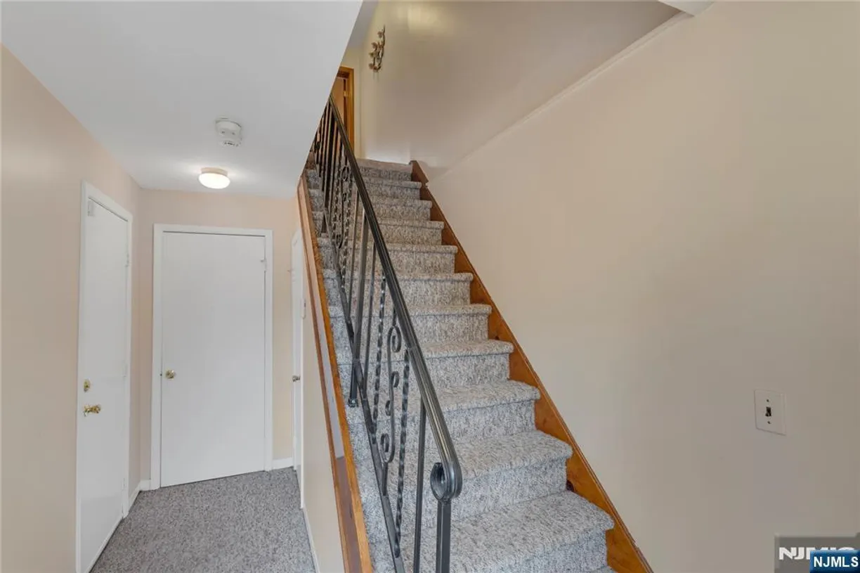 Jersey City/Hoboken Real Estate | View 185 Main | Listing