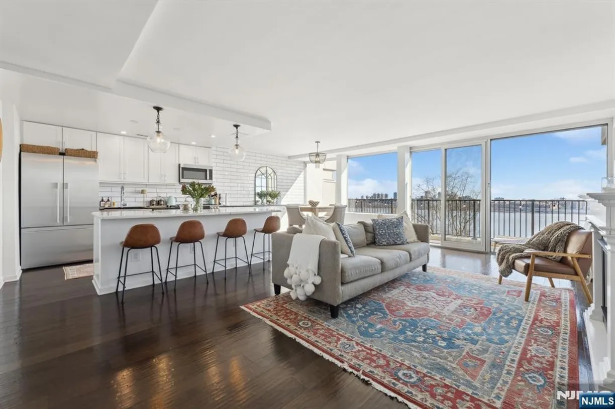 Bergen County Real Estate | View 3 Horizon, G3 | 2 Beds, 2 Baths