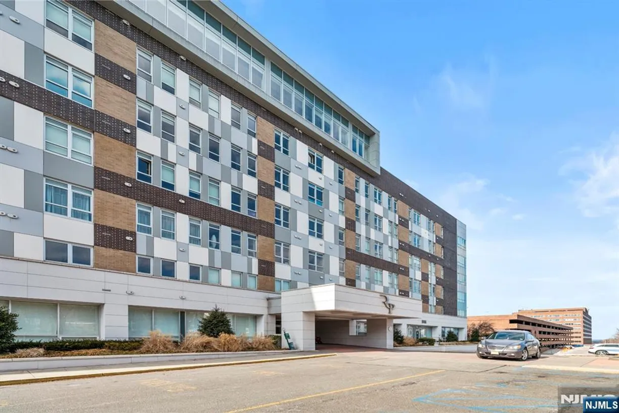 Bergen County Real Estate | View 1 Executive, 201 | 2 Beds, 2 Baths