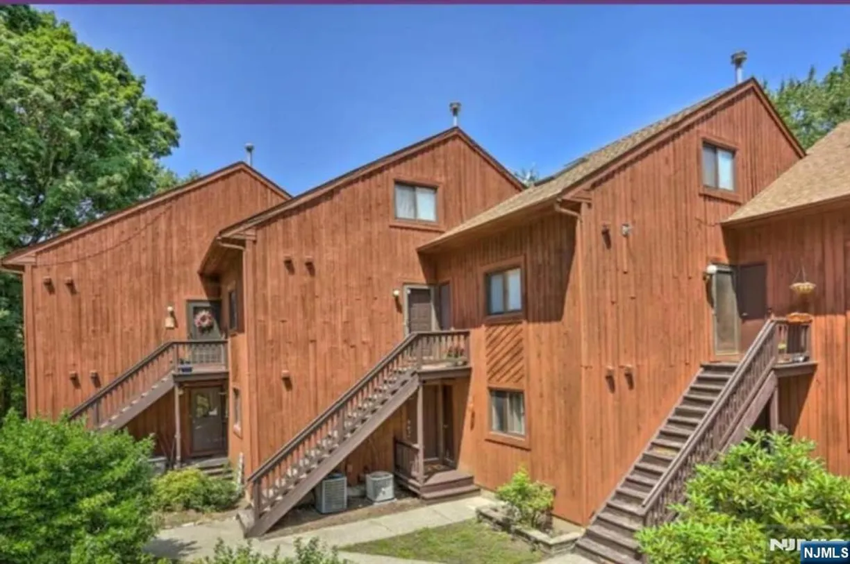 Jersey City/Hoboken Real Estate | View 20 Augusta | 2 Beds, 2 Baths