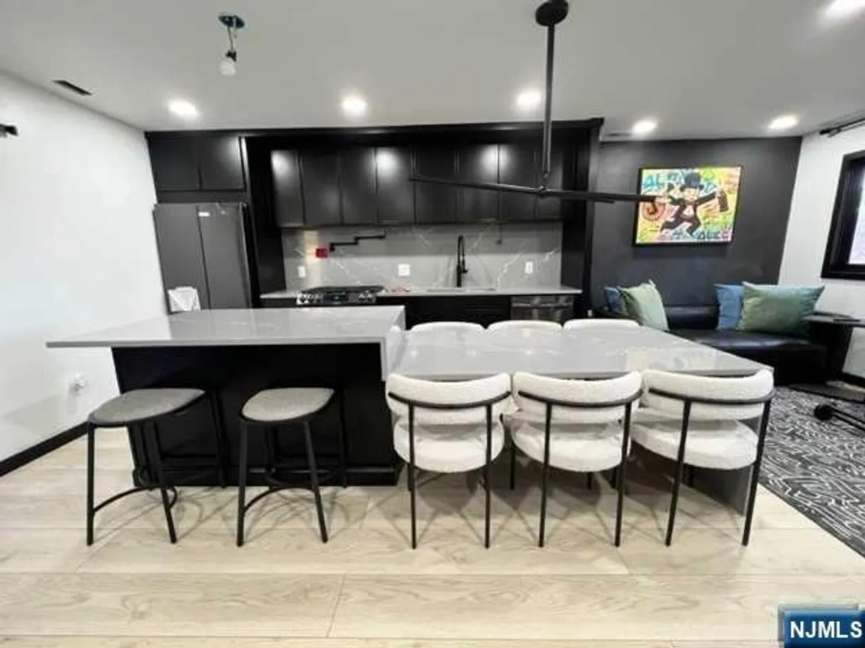 Jersey City/Hoboken Real Estate | View 20 Augusta | Listing