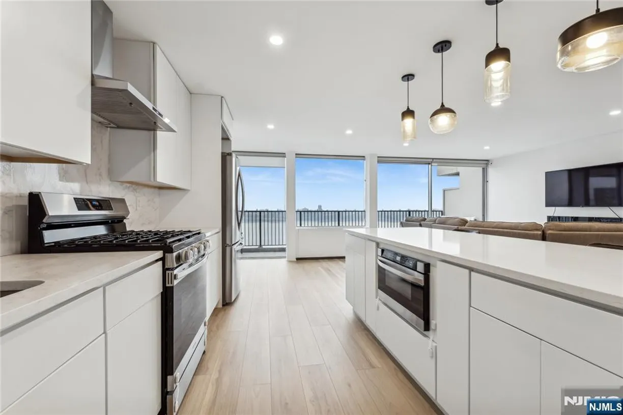 Bergen County Real Estate | View 3 Horizon, 610 | Listing