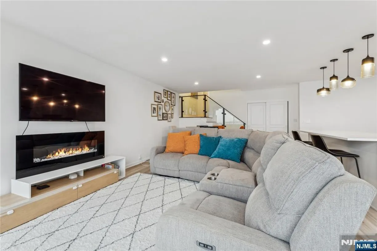 Bergen County Real Estate | View 3 Horizon, 610 | Listing