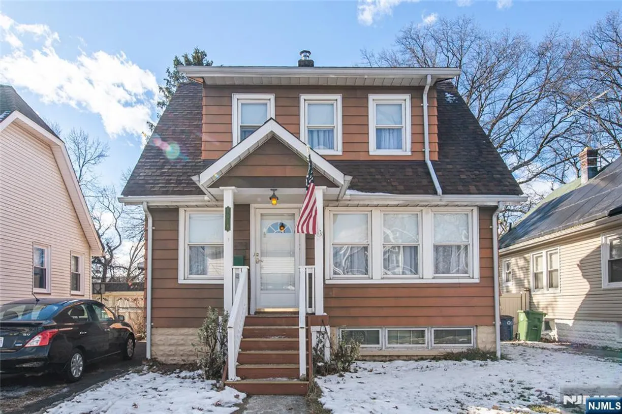 Jersey City/Hoboken Real Estate | View 1018 Drake | 2 Beds, 1 Bath