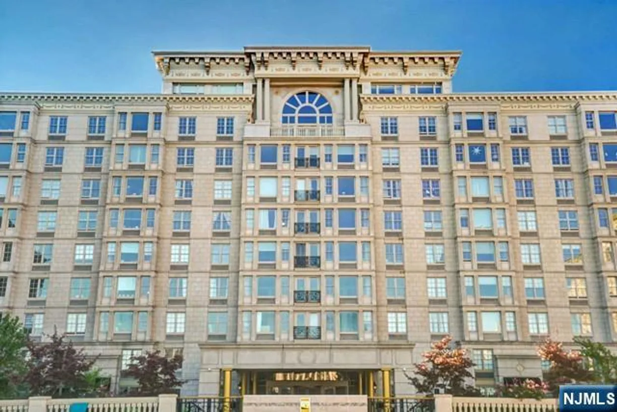 Bergen County Real Estate | View 100 Alexander, 617 | 2 Beds, 2 Baths