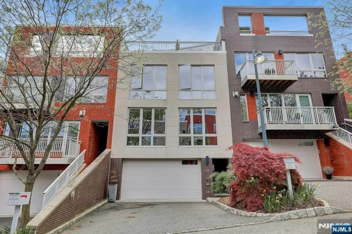 Bergen County Real Estate | View 24 Vela | 4 Beds, 4 Baths