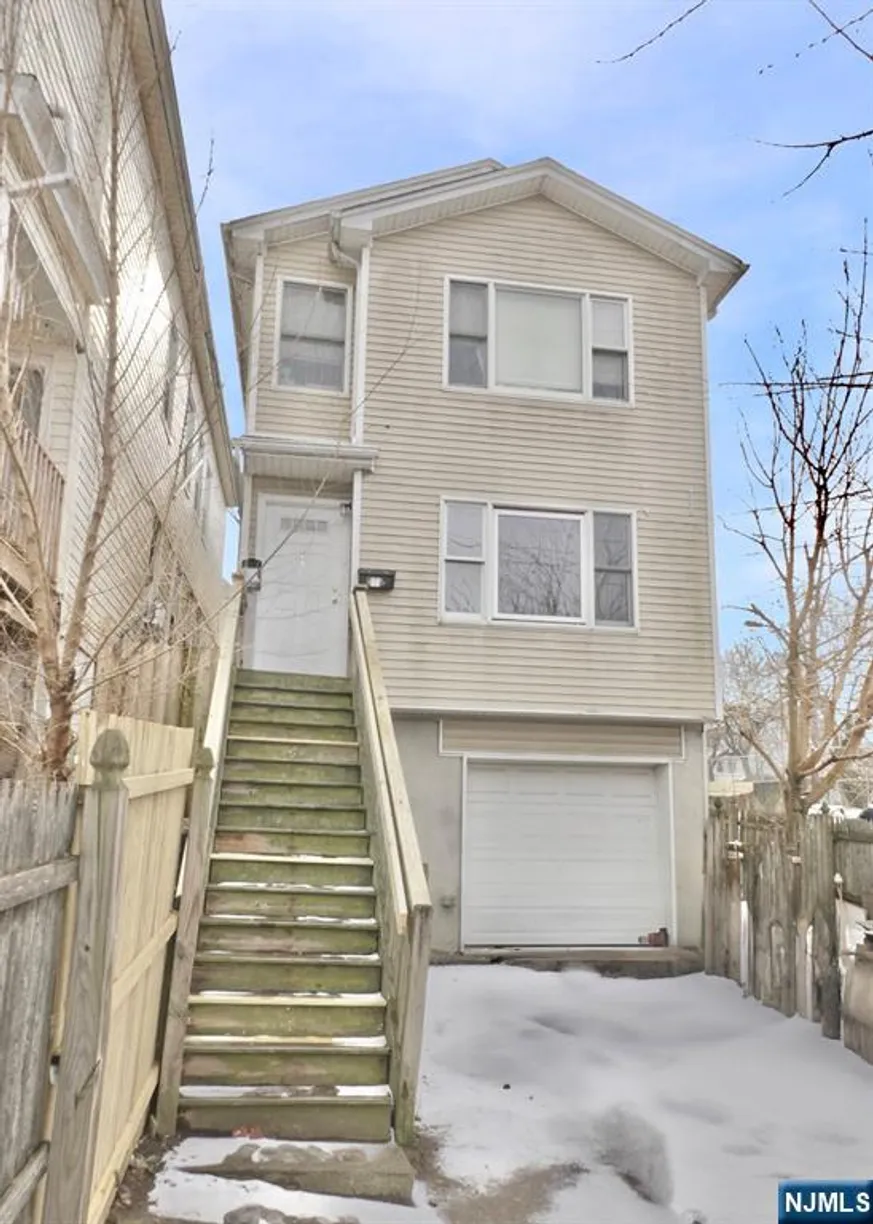 Jersey City/Hoboken Real Estate | View 160 Lawrence | 3 Baths