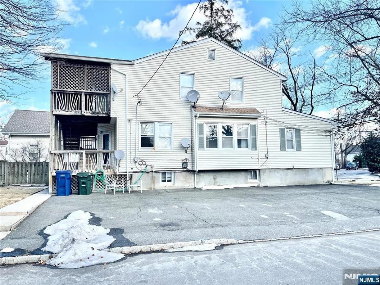 Jersey City/Hoboken Real Estate | View 29 Brant | 5 Beds, 4 Baths