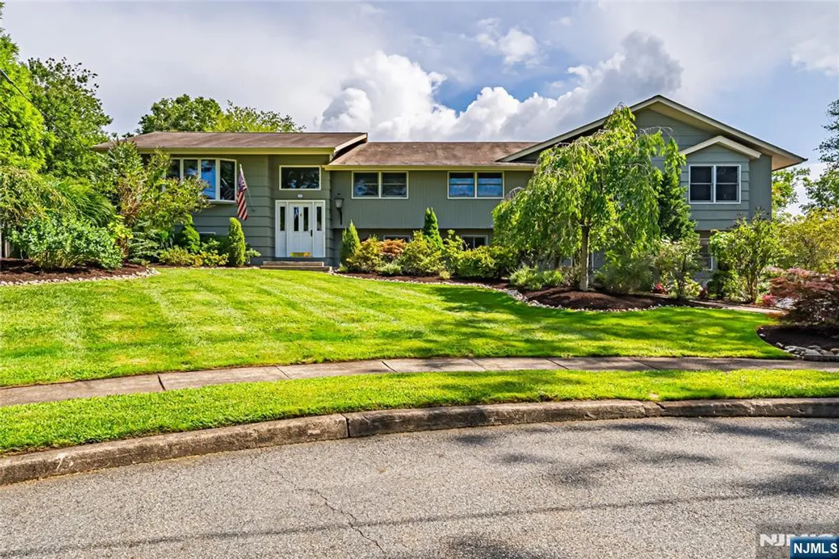 Jersey City/Hoboken Real Estate | View 12 Christine | 4 Beds, 3 Baths