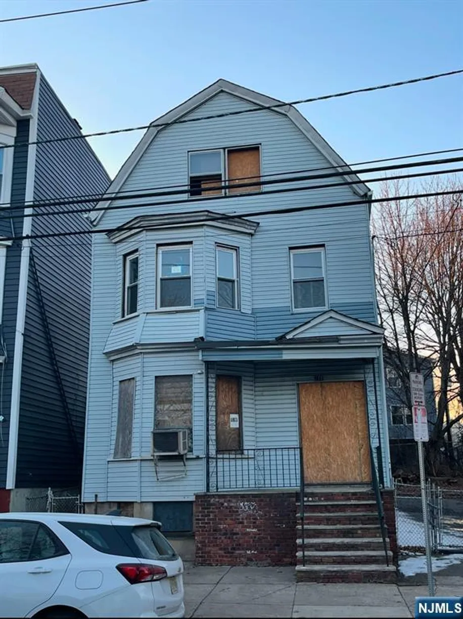 Jersey City/Hoboken Real Estate | View 377 Littleton | 4 Beds, 2 Baths