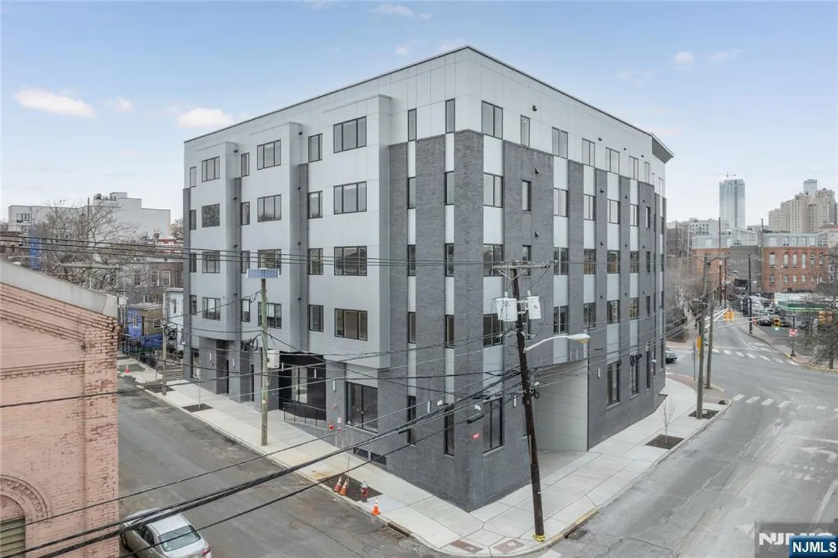 Jersey City/Hoboken Real Estate | View 475 Communipaw, 508 | 1 Bed, 1 Bath