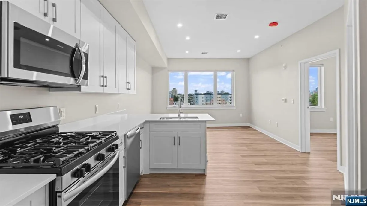 Jersey City/Hoboken Real Estate | View 475 Communipaw, 508 | Listing