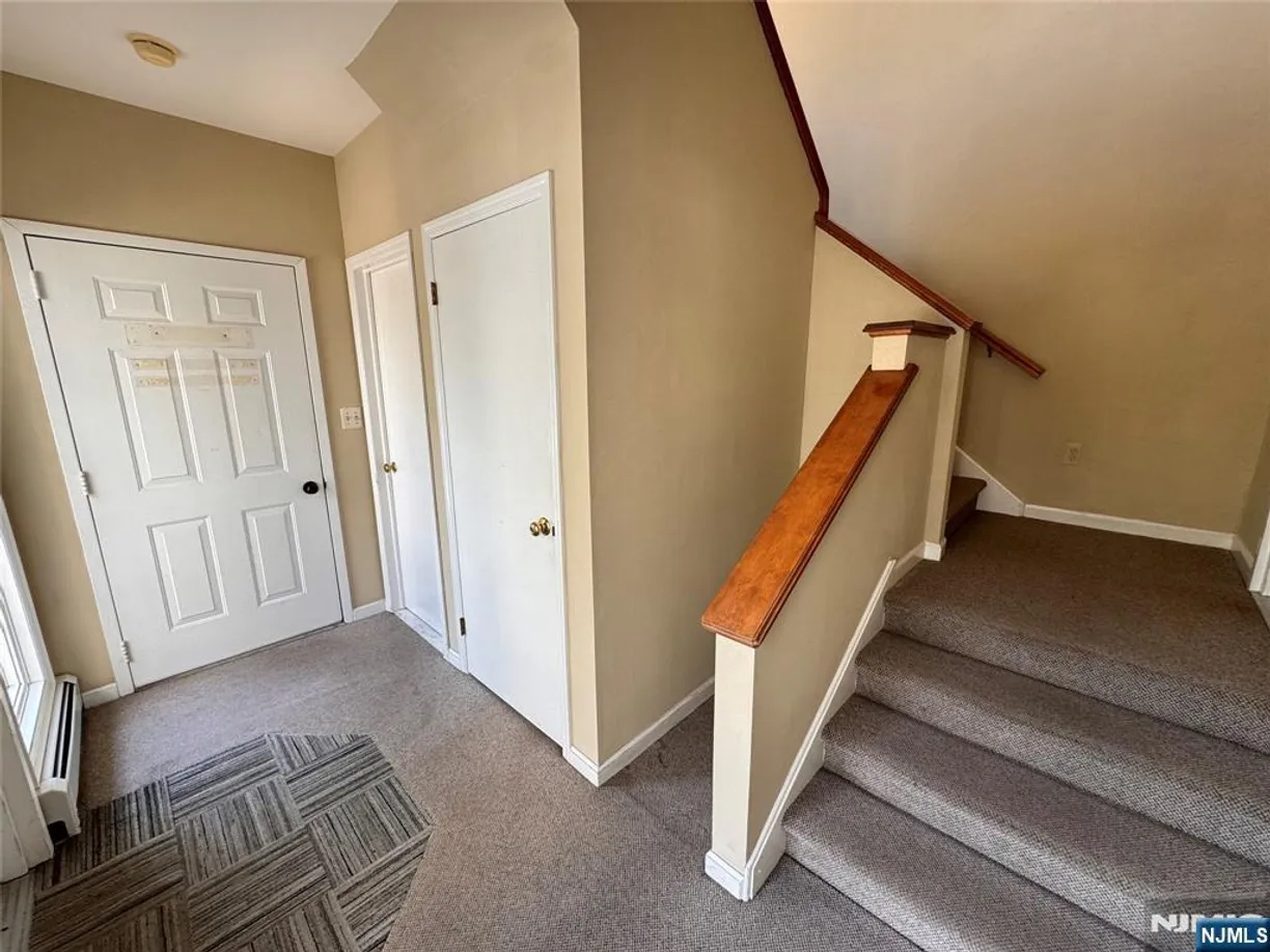Bergen County Real Estate | View 88 Ridgewood, 1R | Listing