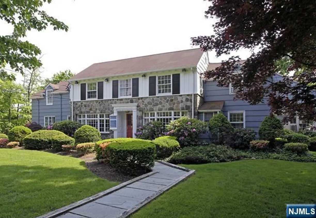 Bergen County Real Estate | View 88 Ridgewood, 1R