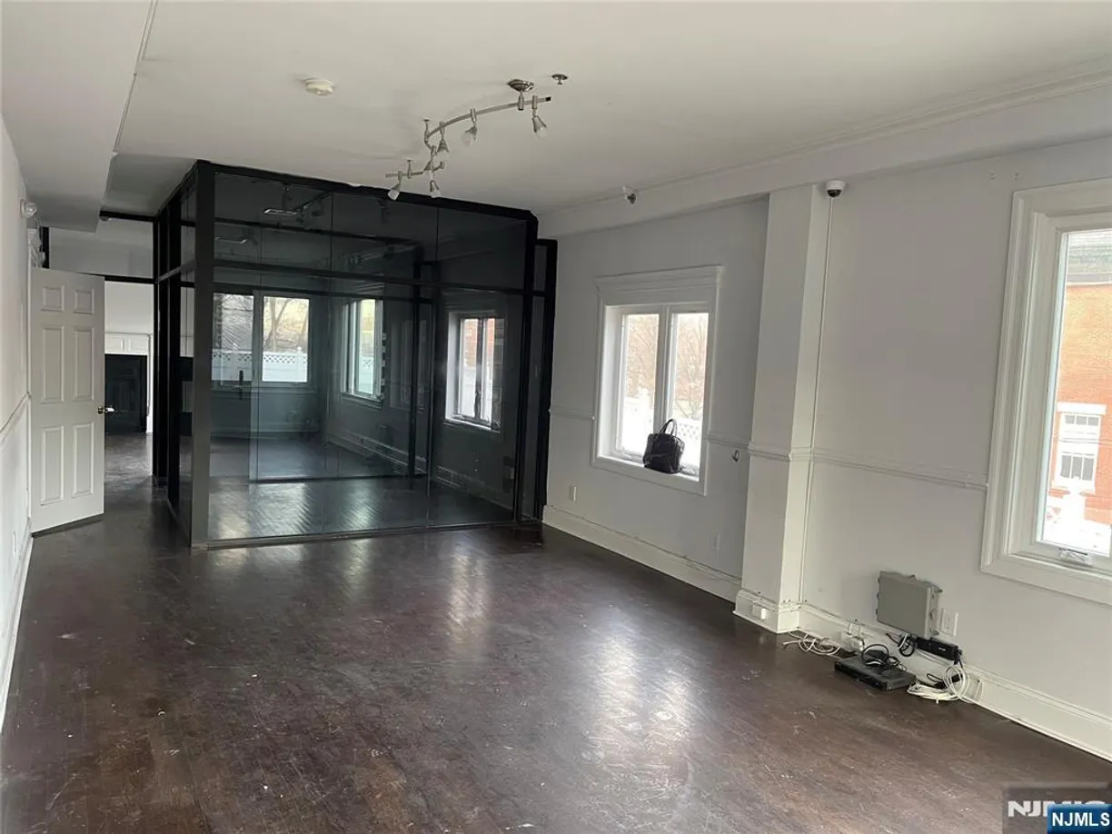 Bergen County Real Estate | View 17 Hilliard, FIRST FLOOR