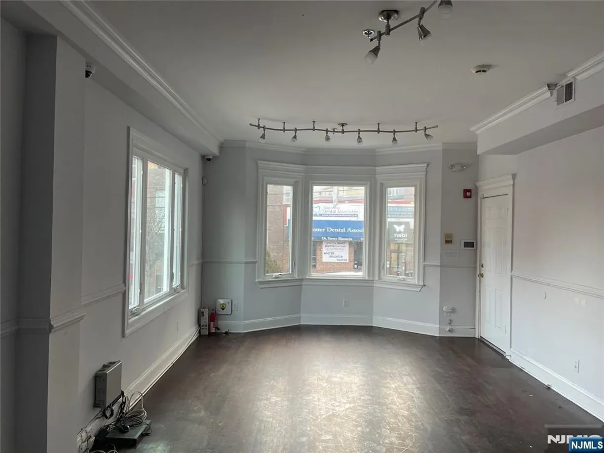 Bergen County Real Estate | View 17 Hilliard, FIRST FLOOR | Listing
