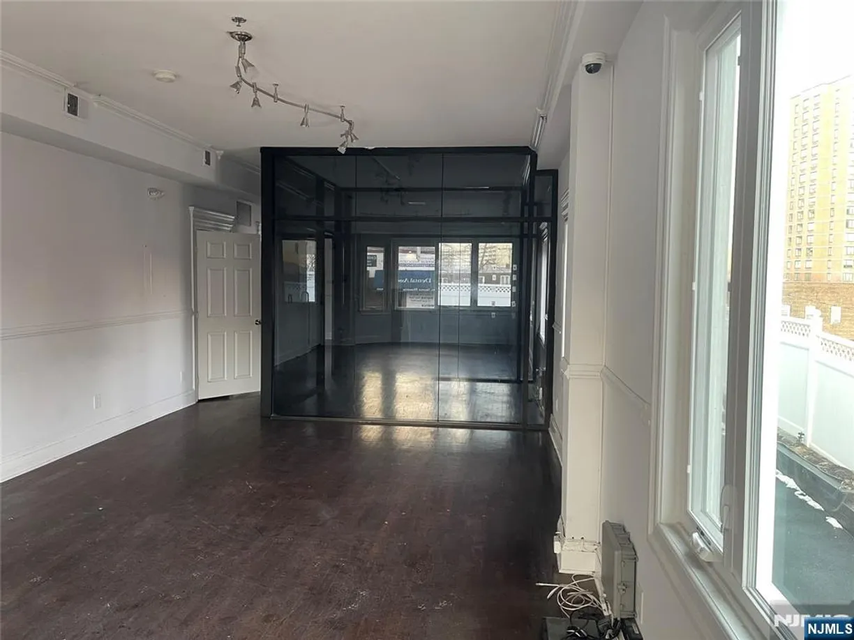 Bergen County Real Estate | View 17 Hilliard, FIRST FLOOR | Listing