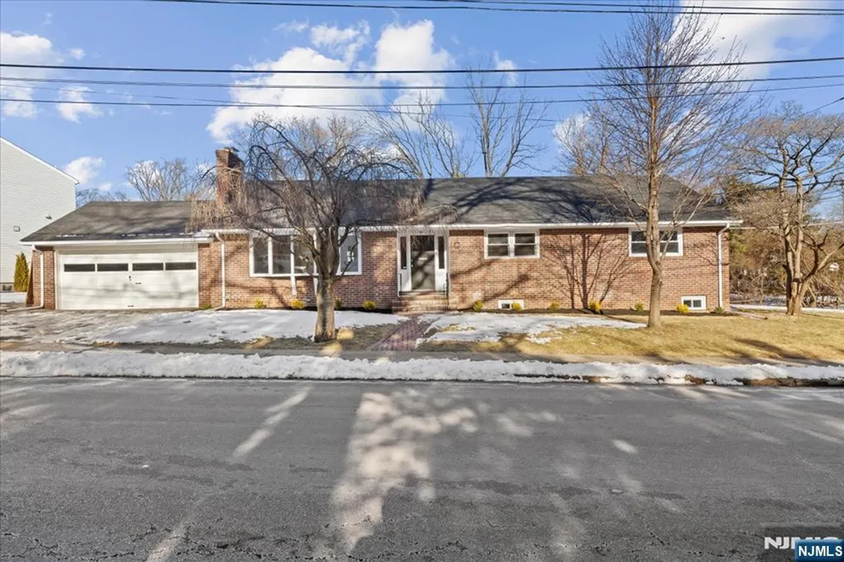 Jersey City/Hoboken Real Estate | View 8 Glenview | 3 Beds, 2 Baths