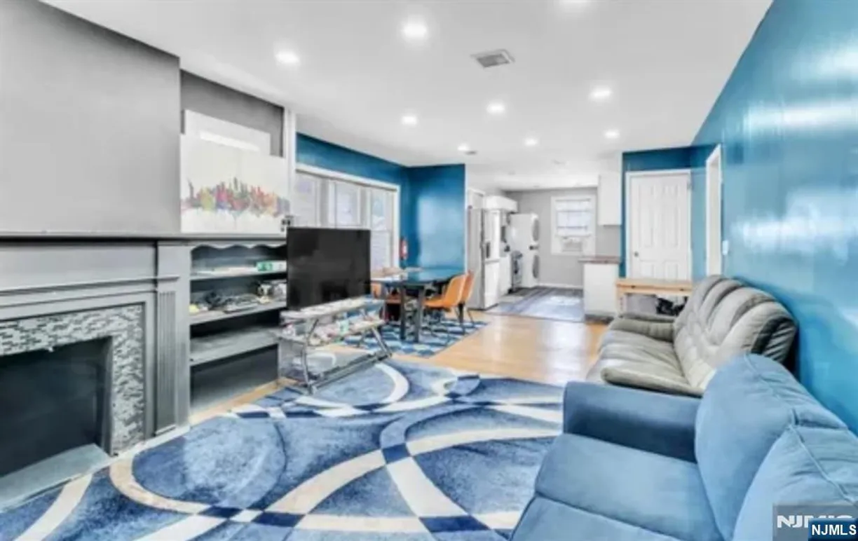 Jersey City/Hoboken Real Estate | View 220-222-222 Pomona | Listing