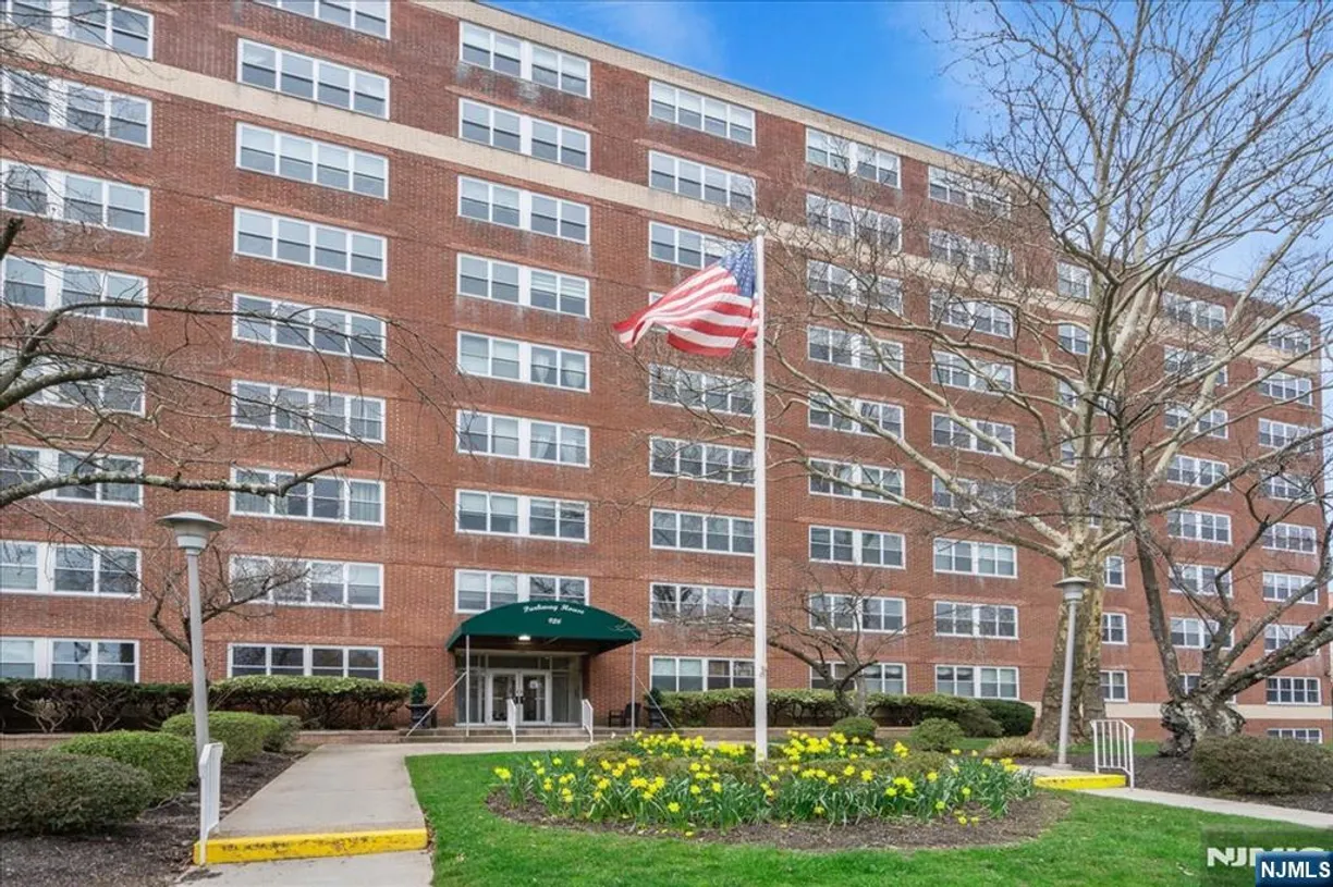 Jersey City/Hoboken Real Estate | View 926 Bloomfield, 2J | 1 Bed, 1 Bath