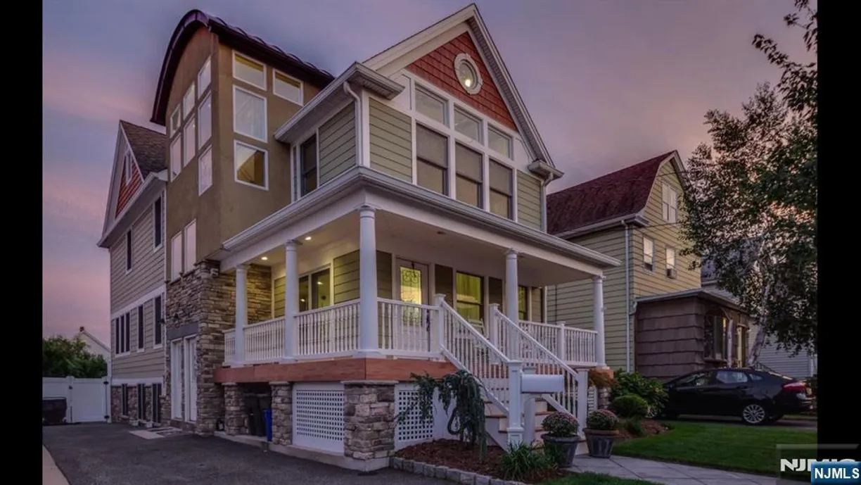 Bergen County Real Estate | View 322 Livingston, Ground Flr | 2 Beds, 1 Bath