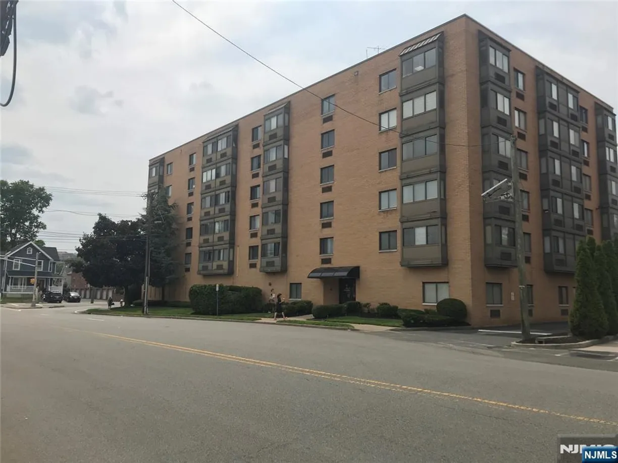 Bergen County Real Estate | View 5 Linden, 3C | 1 Bed, 1 Bath