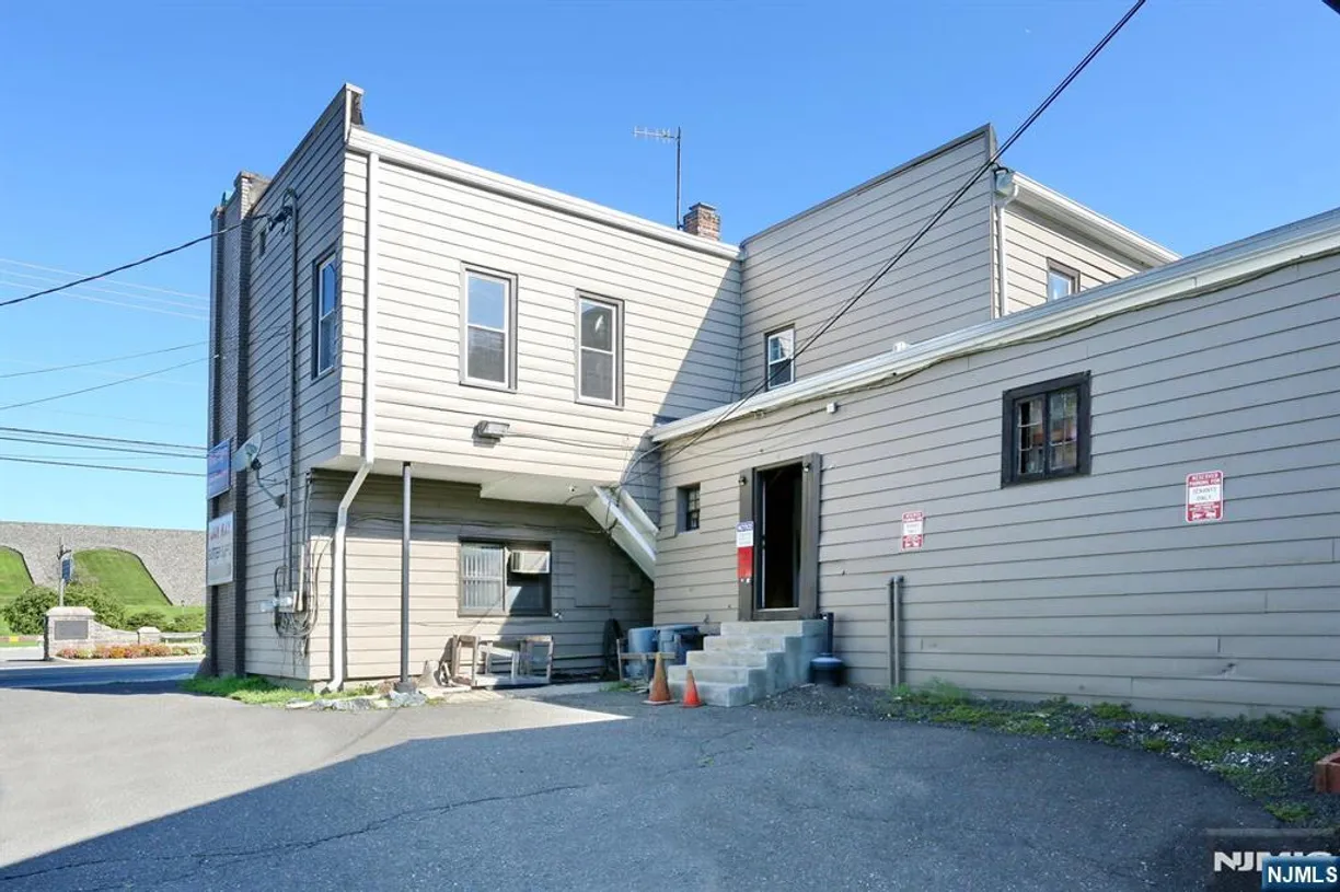 Jersey City/Hoboken Real Estate | View 744 Ringwood | Listing