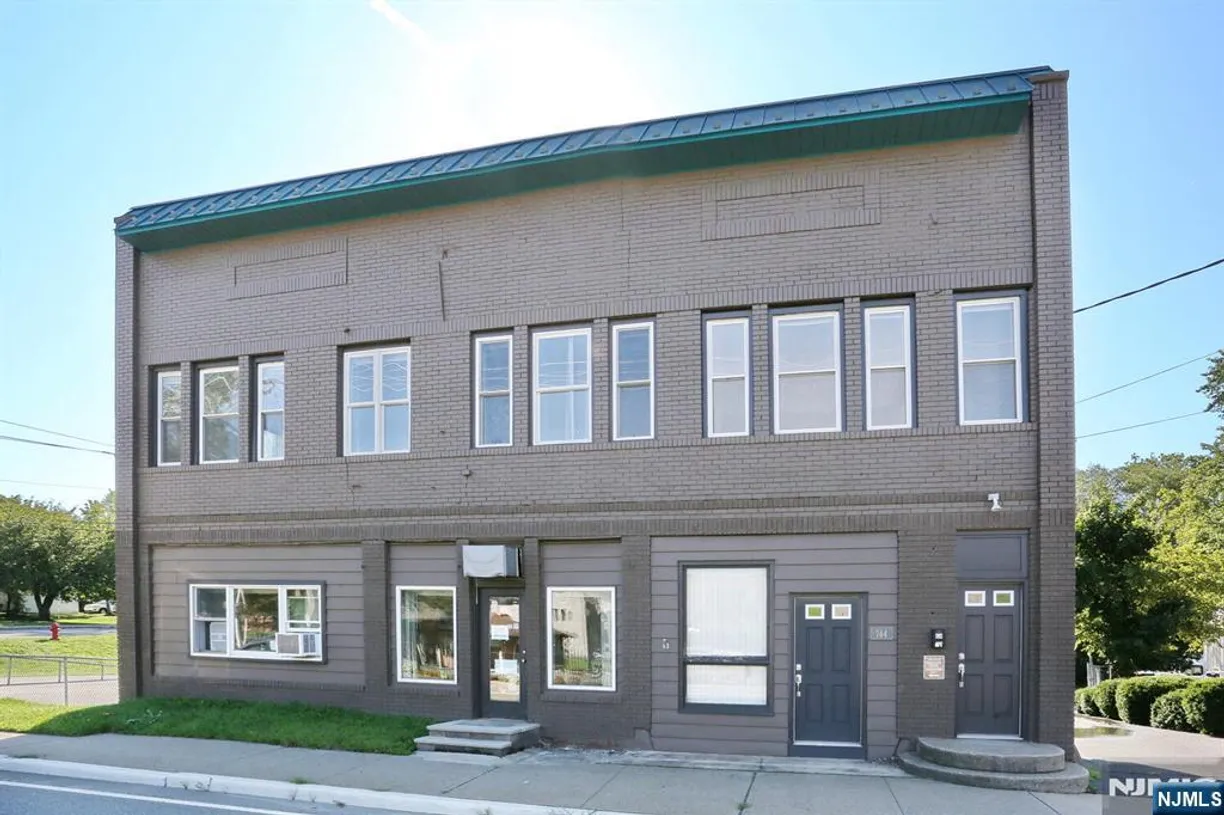 Jersey City/Hoboken Real Estate | View 744 Ringwood | 2 Beds, 1 Bath