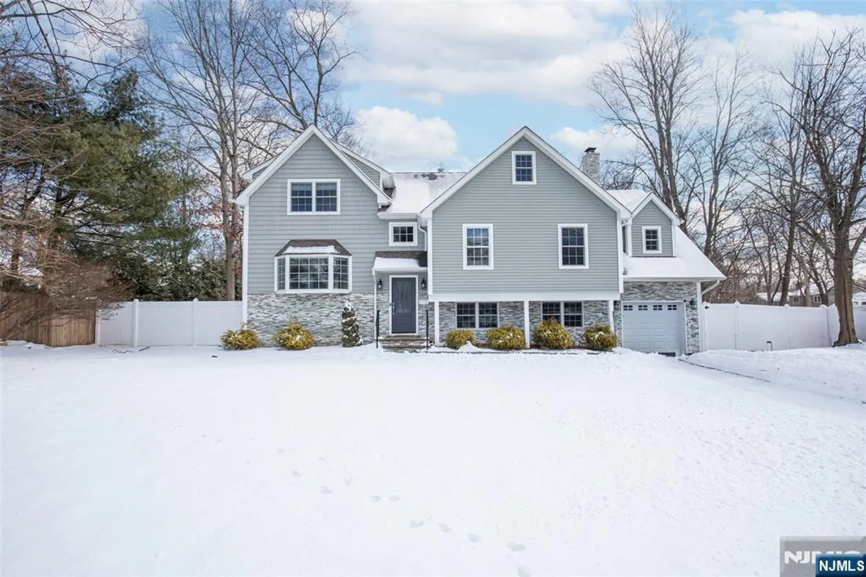 Bergen County Real Estate | View 16 Cardinal | 5 Beds, 3 Baths