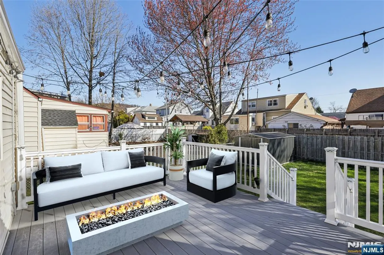 Jersey City/Hoboken Real Estate | View 154 Richmond | 3 Beds, 2 Baths