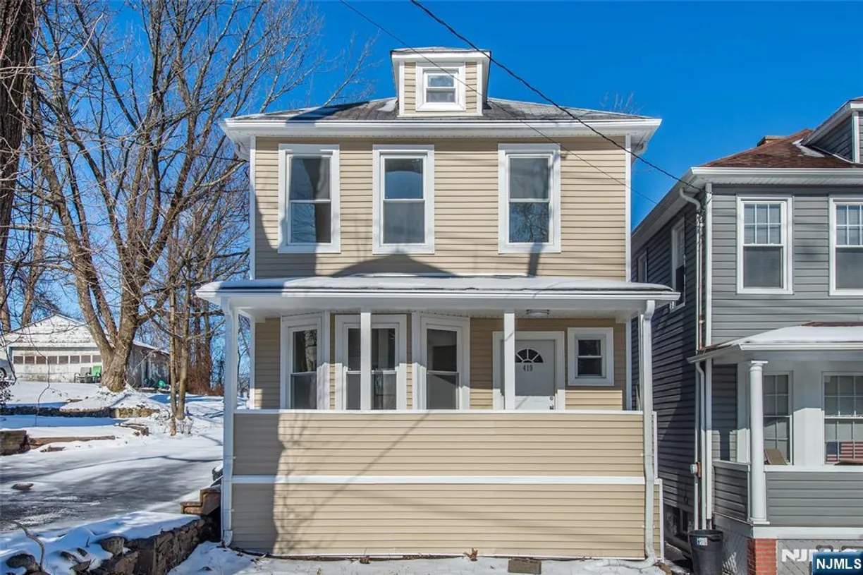 Jersey City/Hoboken Real Estate | View 419 Central | 3 Beds, 1 Bath
