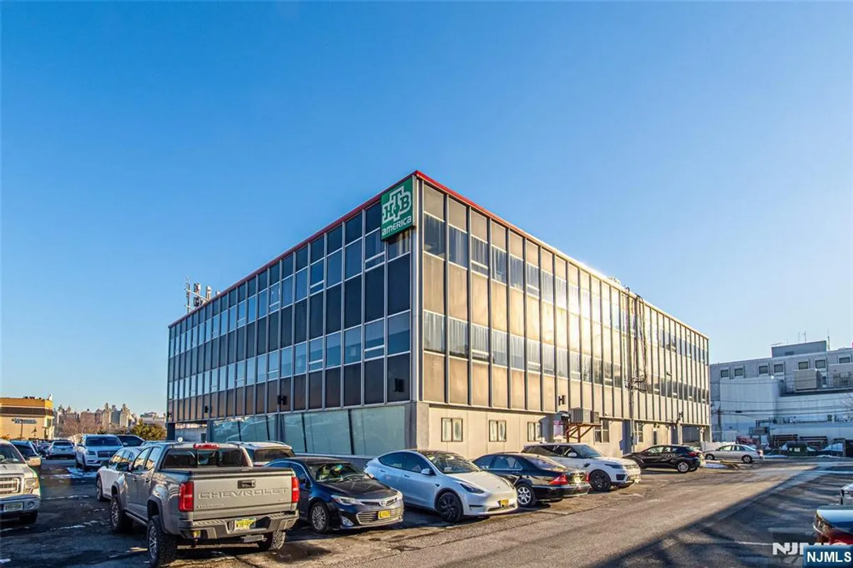 Jersey City/Hoboken Real Estate | View 1 Marine, 307 | Listing