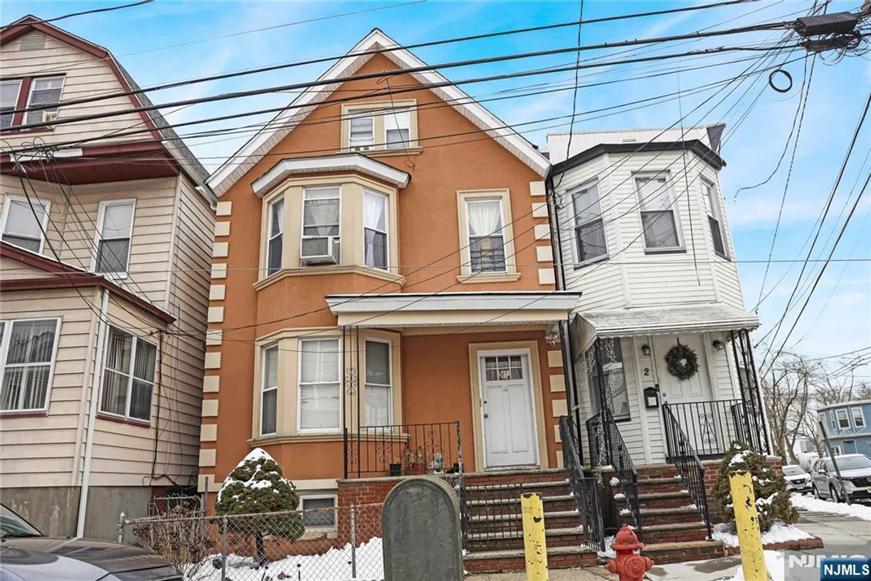 Jersey City/Hoboken Real Estate | View 4 Tappan | 3 Baths