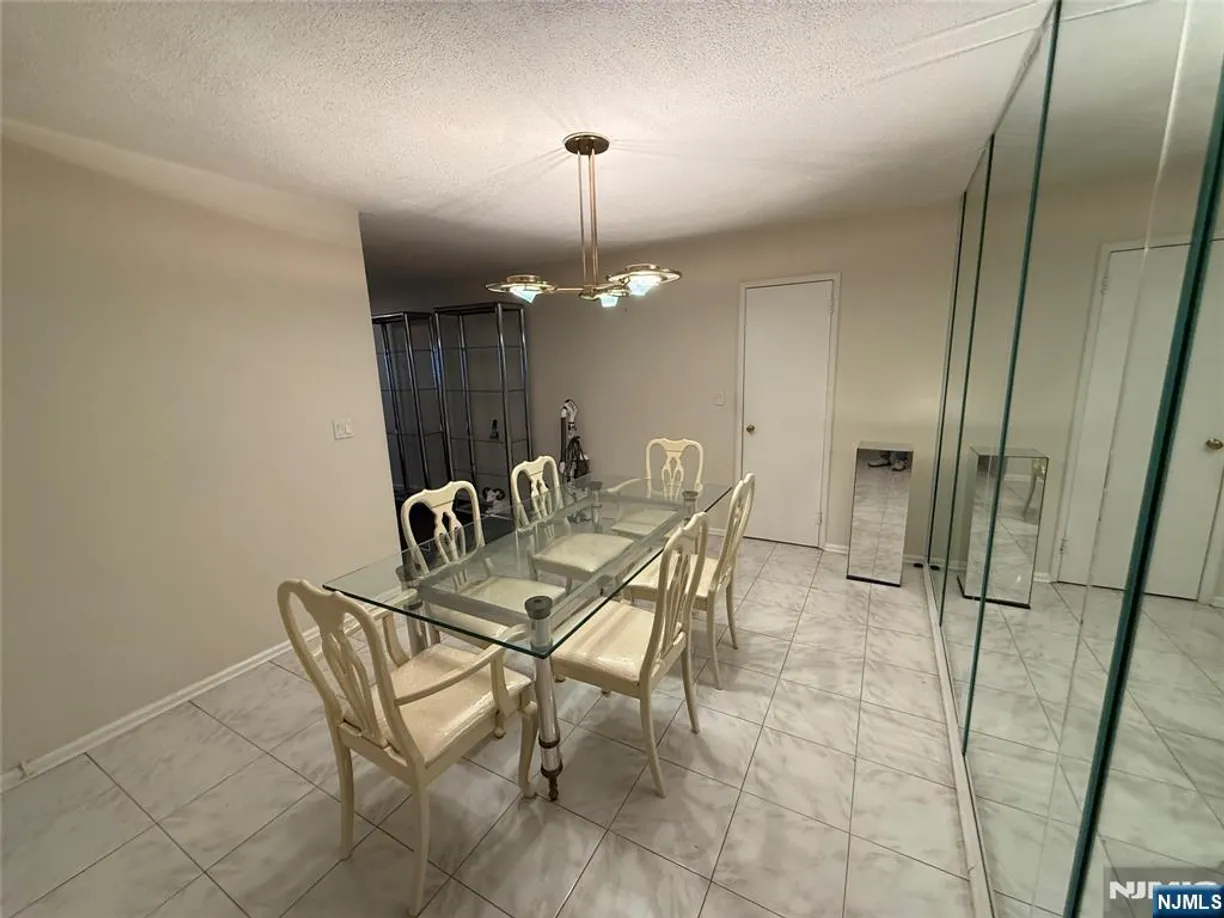 Bergen County Real Estate | View 326 Bridge, 3E | 2 Beds, 2 Baths