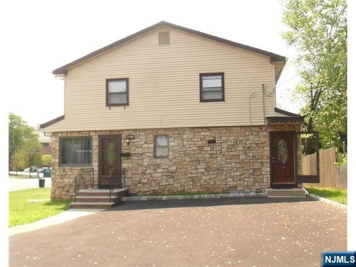Bergen County Real Estate | View 190 Magnolia | 6 Beds, 4 Baths