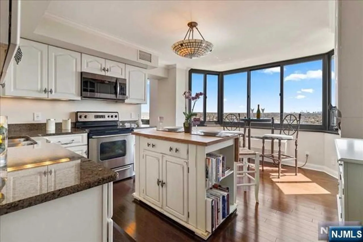 Bergen County Real Estate | View 316 Prospect, 10E | 1 Bed, 1 Bath