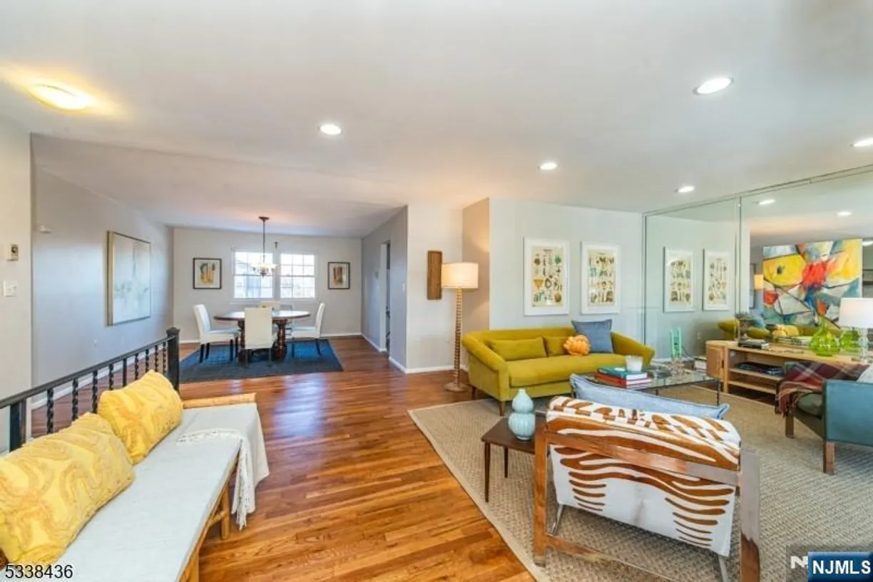 Jersey City/Hoboken Real Estate | View 580 Bloomfield | 2 Beds, 2 Baths