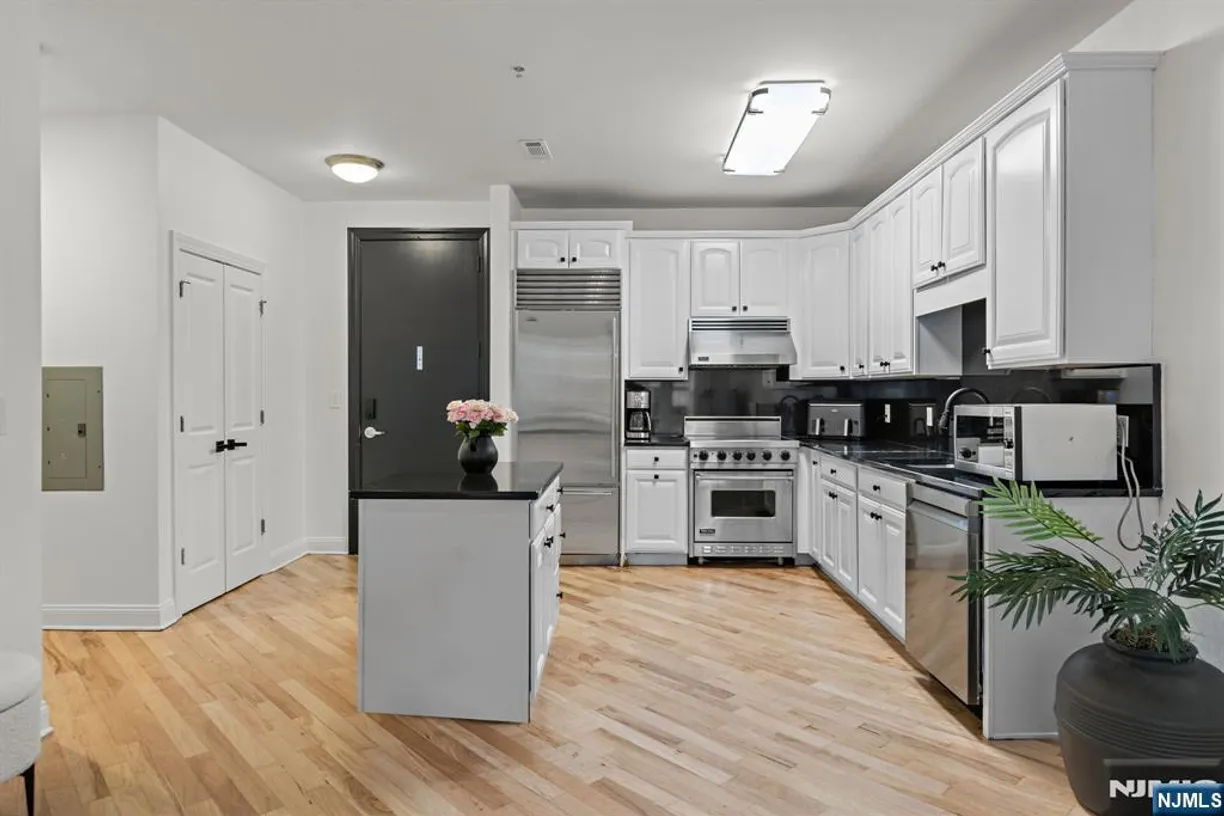 Jersey City/Hoboken Real Estate | View 20 Ave At Port Imperial, 208 | Listing